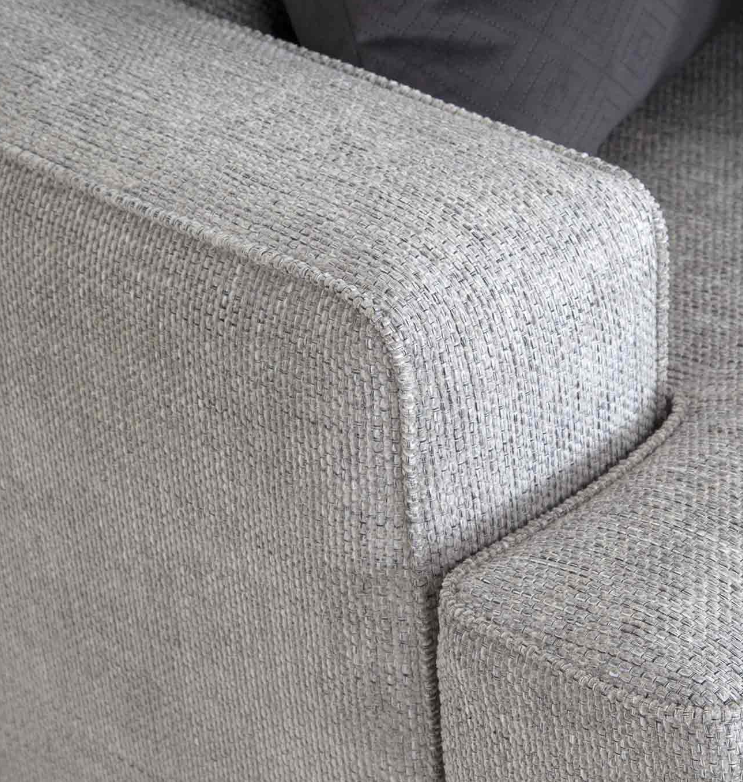 Protege Chair 1/2